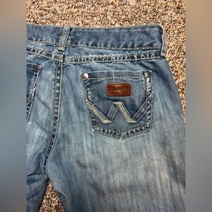 Wrangler Jeans Women’s 7/8 x 34 Medium Wash Pink Stitch Bootcut